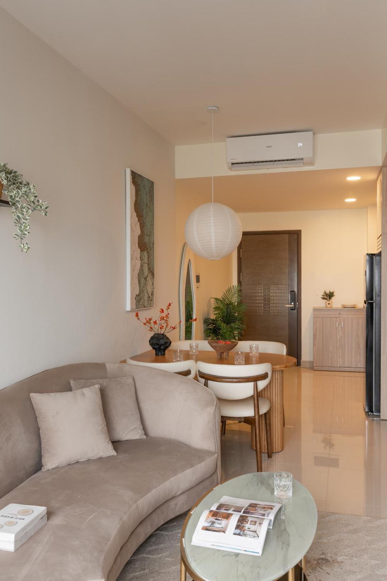 Khách sạn hẻo lánh Soho Penthouse Floor 2br View Bitexco L81 Bui Vien 400m *