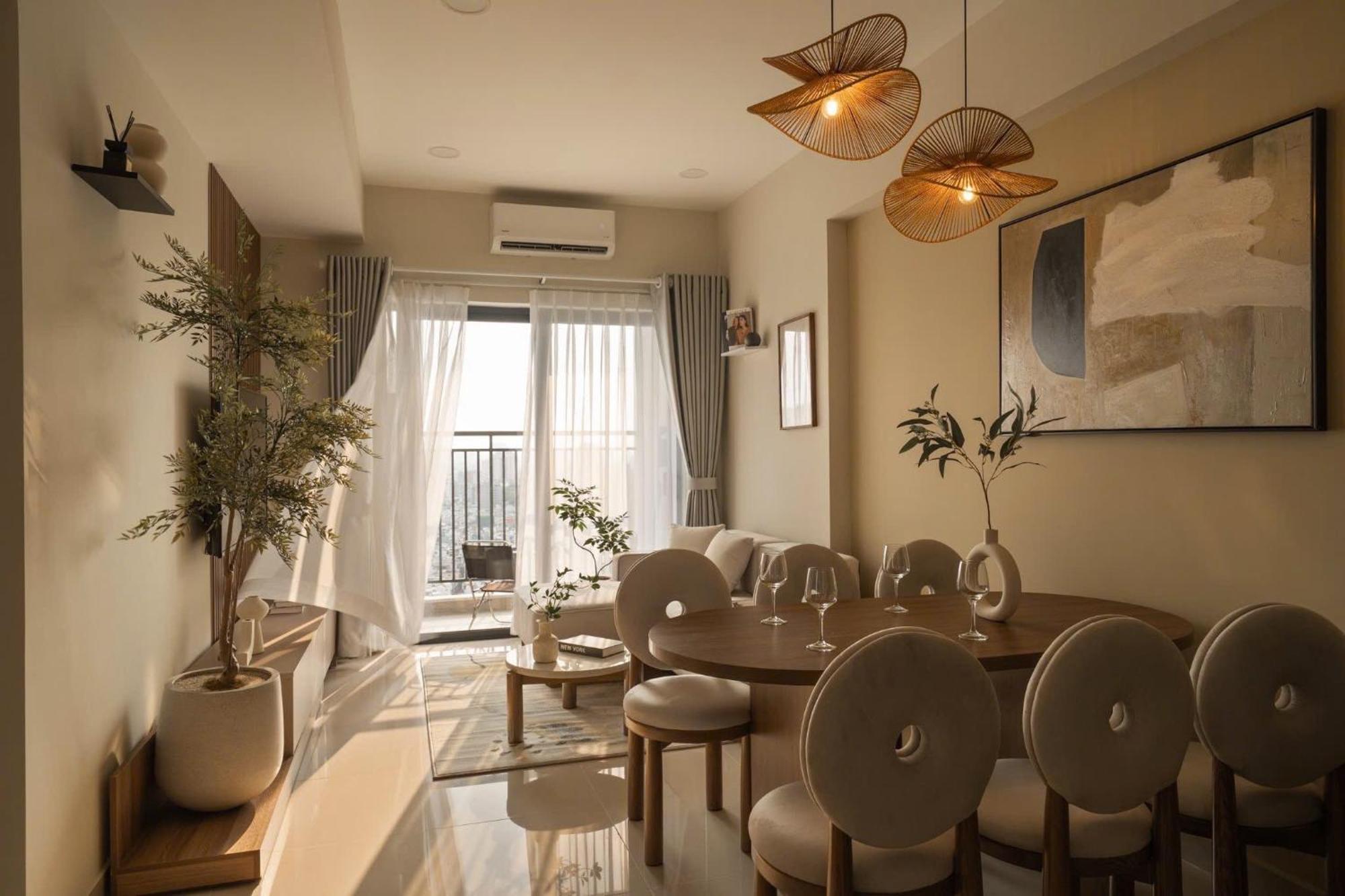 Soho Penthouse Floor 2br View Bitexco L81 Bui Vien 400m *